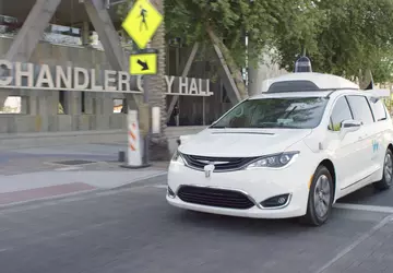 Die Robotertaxis von Waymo liefern jetzt ...