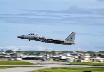 Zusammen mit 42 A-10 Thunderbolt II ...