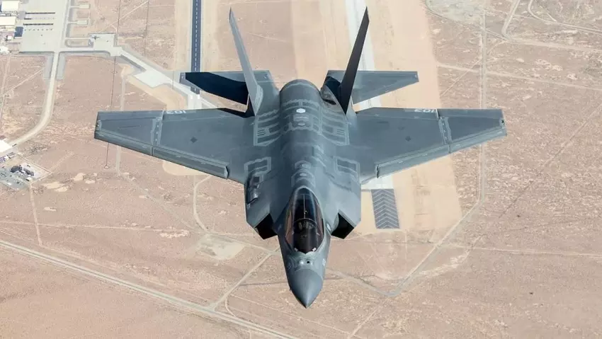 Die F-35 Lightning II wird in der Lage sein, feindliche Panzer mit AGM-114 Hellfire-Raketen zu zerstören