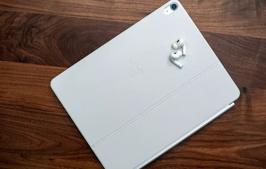 iPad Air M3 2025 versus iPad Pro M4