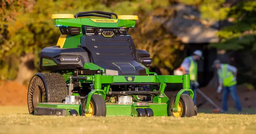 Der neue Roboter-Rasenmäher von John Deere verfügt über eine 21,4 kWh-Batterie und kann bis zu 10 Stunden lang autonom arbeiten