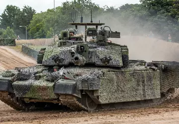 Großbritannien liefert der Ukraine Challneger 2-Panzer ...