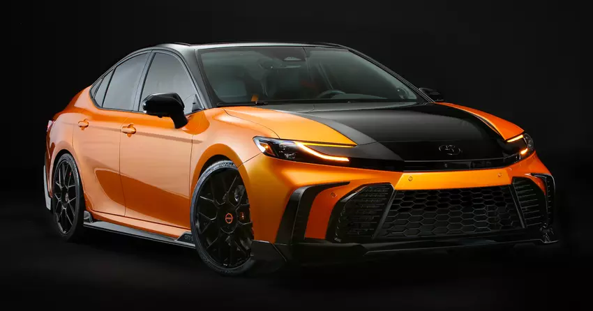 Toyota enthüllt Camry mit aggressivem Design