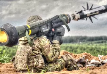 Raytheon und Lockheed Martin werden für ...