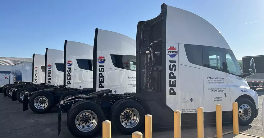 Tesla Semi-Lkw in der Vertriebseinrichtung von PepsiCo