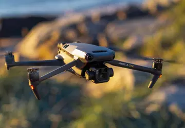 Der Drohnenhersteller DJI stellt den Betrieb ...