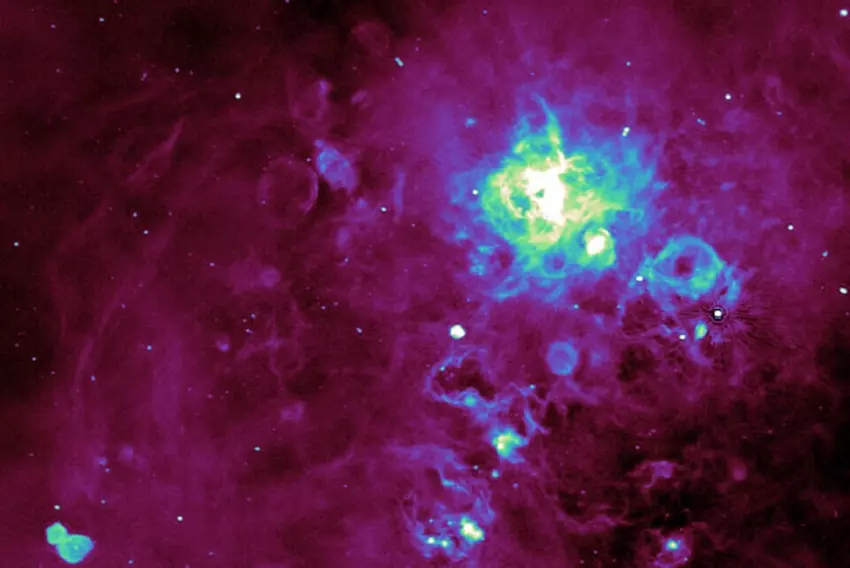 Bislang unbekannte Radiowellen von nahen Sternen und fernen Galaxien entdeckt