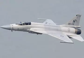 Pakistan rüstet JF-17-Kampfflugzeuge mit chinesischen PL-15-Langstreckenraketen ...
