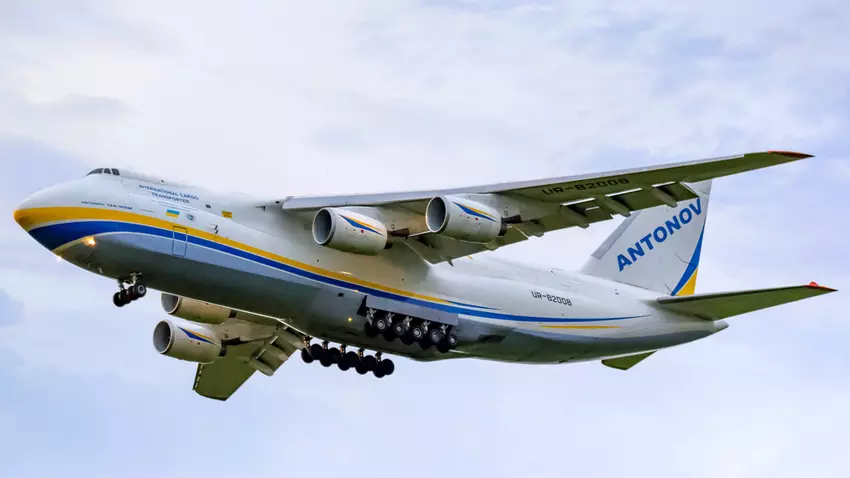 Ukrainische AN-124 Ruslan liefert Trainingssimulator für P-8 Poseidon-Flugzeuge an Neuseeland