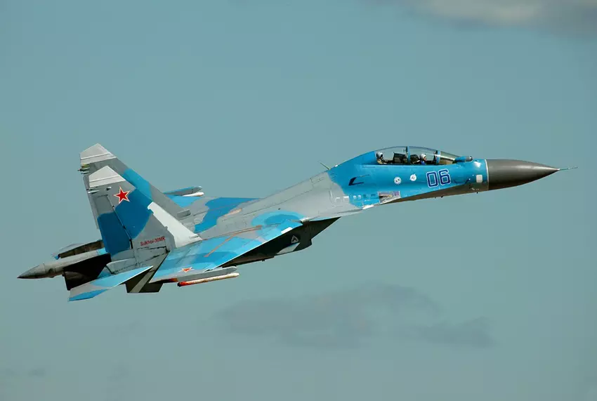 Ukrainische Fallschirmjäger schossen einen russischen Su-30-Kampfjet ab und zerstörten ein gepanzertes Su-25-Angriffsflugzeug