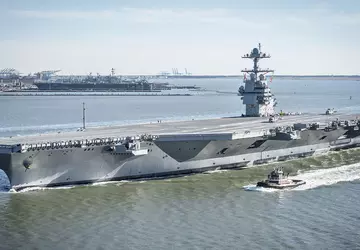 Die US-Marine schickt den größten Flugzeugträger ...