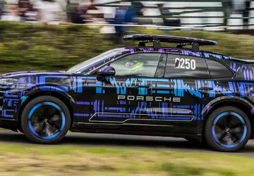 Porsche Cayenne Electric bricht Rekorde vor ...