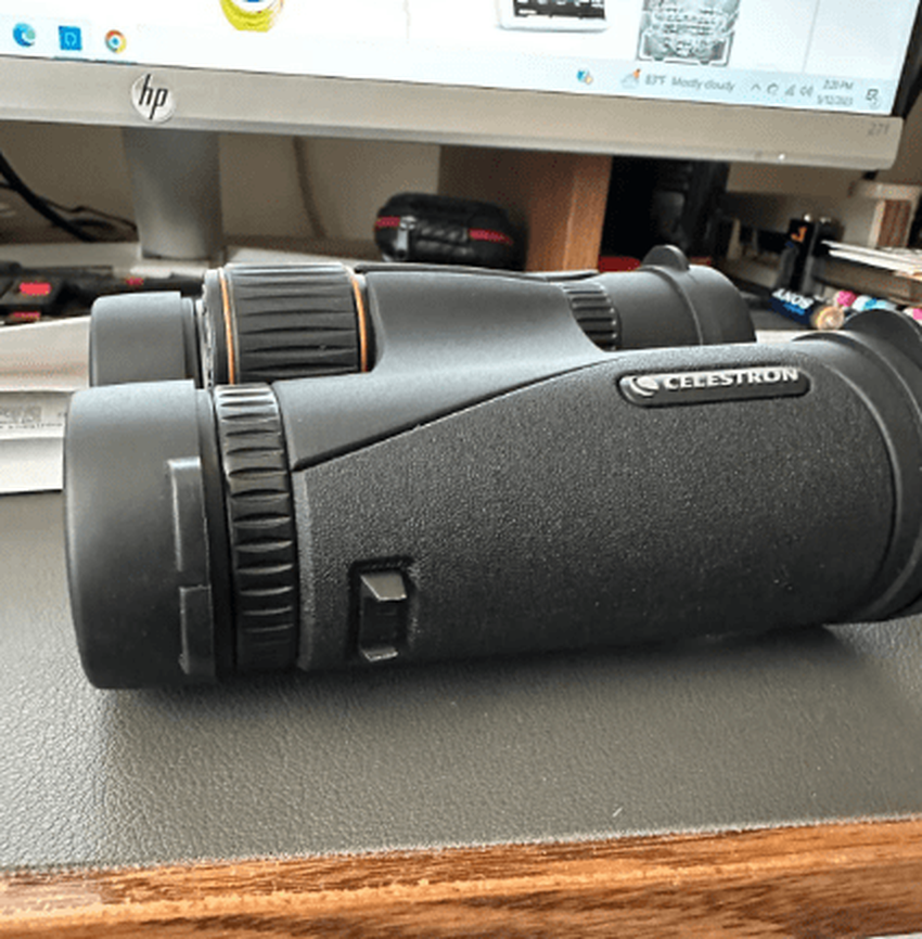 Celestron TrailSeeker Kompaktfernglas 10x42