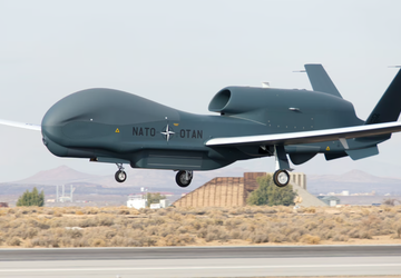 Northrop RQ-4B Global Hawk segelt nach ...