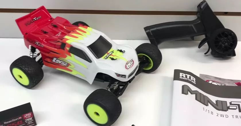 1:18 LOSI RC MINI-T 2.0 2WD rc autos unter 200 €