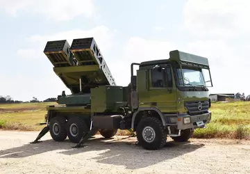 Thailand testete das Mehrkaliber-Mehrfachraketen-System D11A mit ...