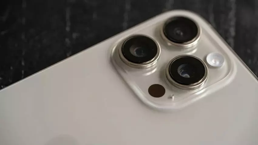 iPhone 16 Pro Max Handy mit bester Akkuleistung im Test