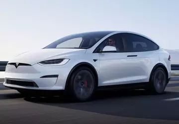 Tesla ruft fast 2 Millionen Elektroautos ...