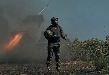 Beeren werden zu Hassreden - Facebook ...