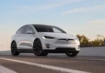 Tesla muss fast 12.000 Fahrzeuge wegen ...