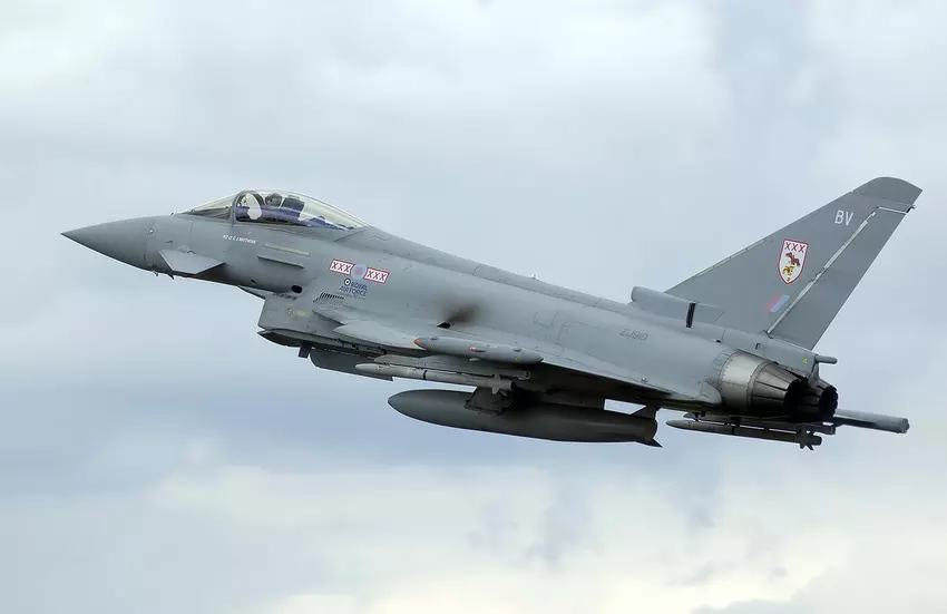Großbritannien darf Eurofighter Typhoon-Kampfjets für Patrouillen in die Ukraine schicken - The Times