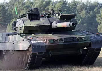 Spanien liefert 20 weitere Leopard-Panzer an ...