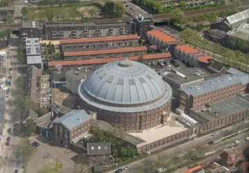 Amazon hat das ehemalige niederländische Gefängnis ...