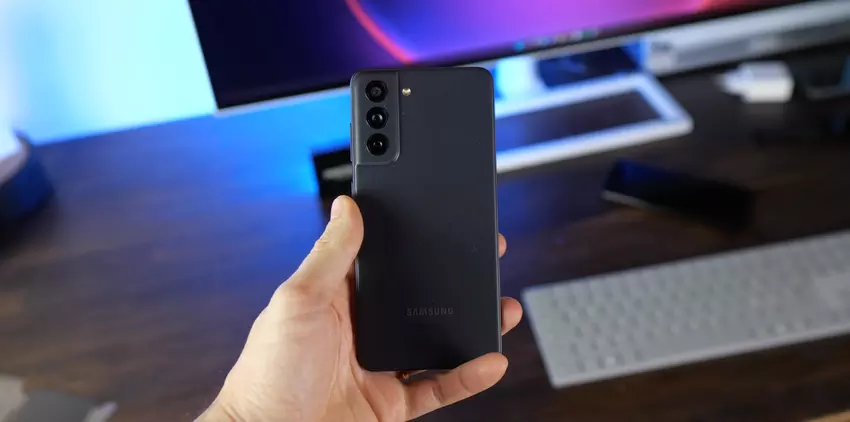 Samsung Galaxy S21 FE wurde noch nicht veröffentlicht, aber ein Unboxing von neuen Artikeln ist bereits im Netzwerk aufgetaucht