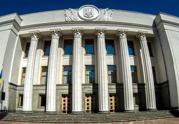 Die Ukraine verabschiedet ein Gesetz, das ...