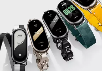 Das Xiaomi Smart Band 8 steht ...