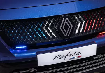 Renault hat einen Präsidentschafts-Crossover mit Marmor, ...