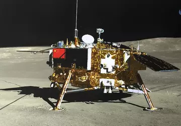 Chinas Satellit Queqiao-2 erfolgreich in der ...