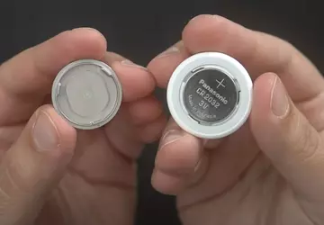 Apple warnt auf der AirTag-Verpackung vor ...