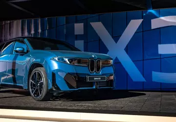BMW iX3 wird einen Alexa-basierten Sprachassistenten ...