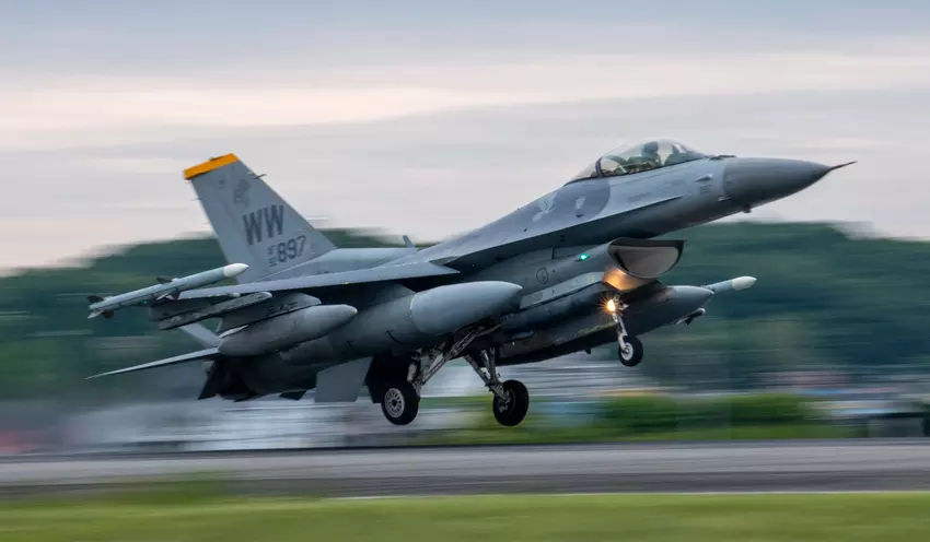 Belgien wird sein erstes F-16 Fighting Falcon-Kampfflugzeug in diesem Sommer ausmustern, um die F-35 Lightning II zu erhalten