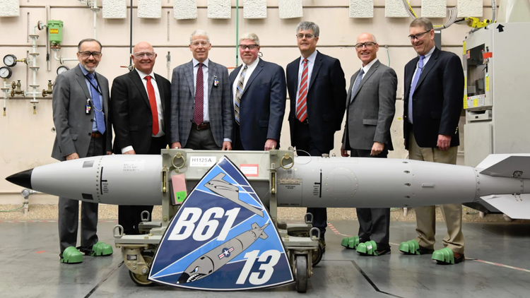 Die USA schaffen eine neue B61-13 ...
