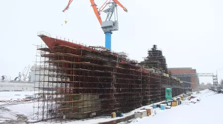 Russen lassen Atomkreuzer Admiral Nakhimov nach 25-jähriger Modernisierung zu Testzwecken zu Wasser