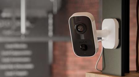 Ajax IndoorCam: drahtlose IP-Kamera mit eingebauter künstlicher Intelligenz und Sicherheitsfunktionen