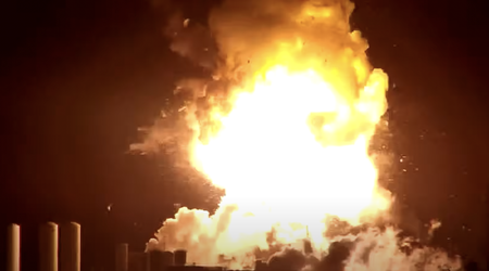 Elon Musks Starship-Rakete explodiert während der Vorbereitung auf den zehnten Testflug (Video)