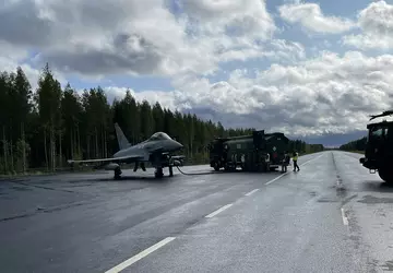 Britische Eurofighter Typhoon FGR.4-Kampfjets und F-35 ...