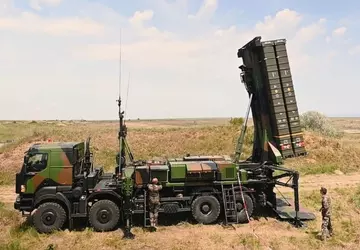 Ukraine erhält Luftabwehrsystem SAMP/T, das zusammen ...