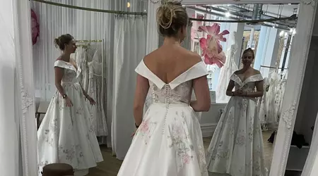 Einmalig in einer Million - ein Fehler in der Computerfotografie ermöglichte es dem iPhone, drei Versionen desselben Mädchens auf einem Foto festzuhalten