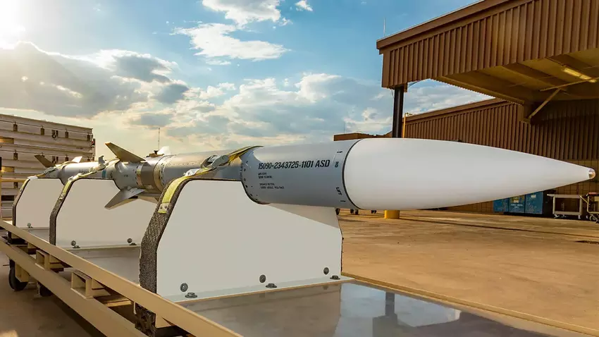 Mittelstreckenrakete AIM-120 AMRAAM