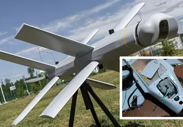 Ukrainische Streitkräfte beschlagnahmen russische Kamikaze-Drohne Izdeliye-52, ...