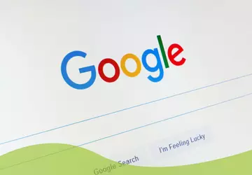 Google testet blaue Häkchen für Suchergebnisse