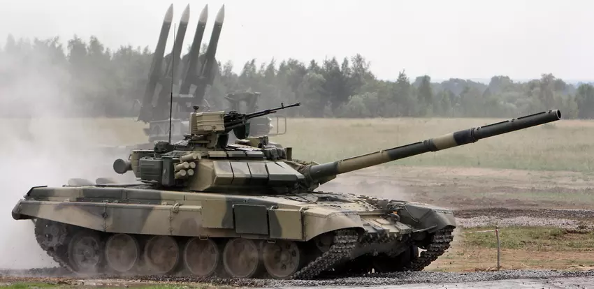 500 Dollar teure FPV-Drohnen der Ukraine zerstörten sechs russische T-90, T-80 und T-72 Panzer für Millionen von Dollar