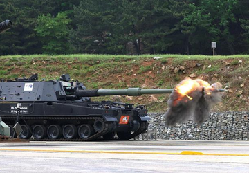 Die Panzerhaubitze AS9 Huntsman lernt vor ...