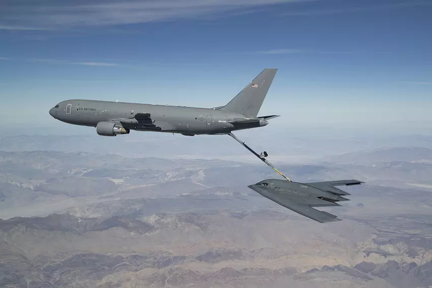Der neueste amerikanische Tanker Boeing KC-46A Pegasus stellte einen Rekord für die Flugdauer auf - er flog mehr als 25.000 km mit einer praktischen Reichweite von 11.830 km
