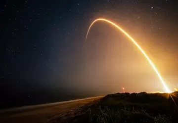 SpaceX führte im Jahr 2025 den ...