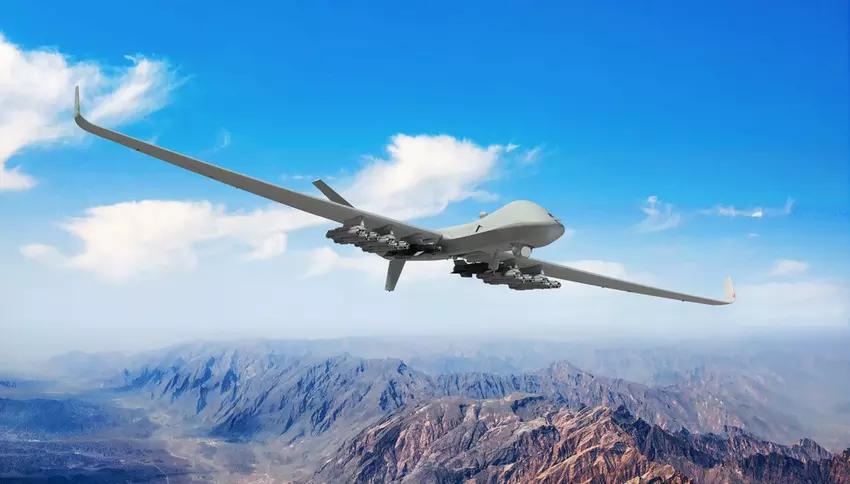 Ukrainisches Flugzeug AN-124 lieferte die erste modernisierte Protector RG Mk1 Drohne für die Royal Air Force an Großbritannien